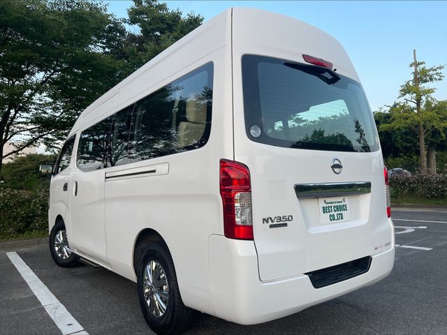 Nissan NV350 Caravan 2013-07 6282-3