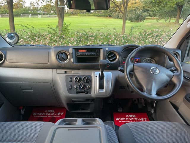 Nissan NV350 Caravan 2013-07 6282-8