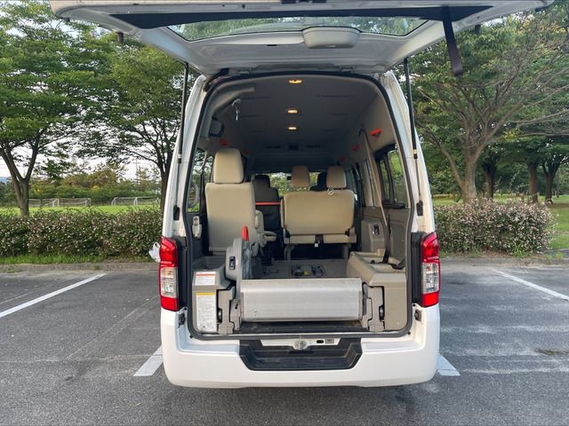 Nissan NV350 Caravan 2013-07 6282-9