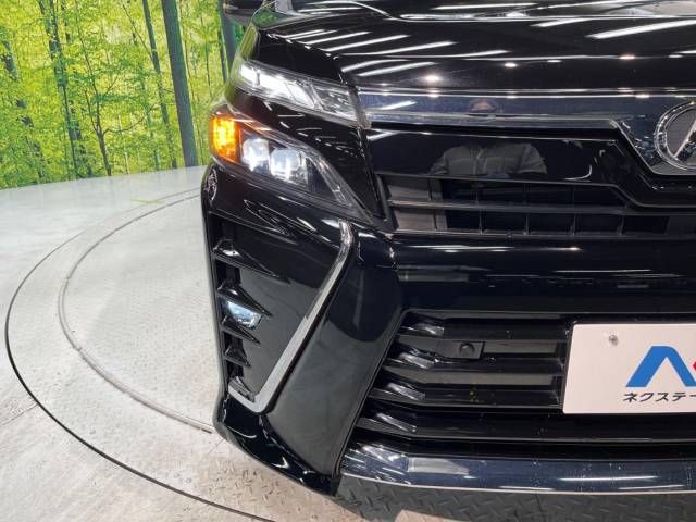 Toyota VOXY 2019-04 9782-13