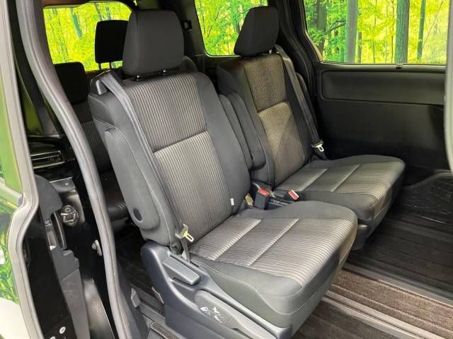Toyota VOXY 2019-04 9782-9