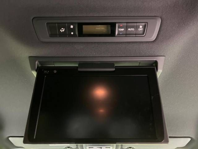 Toyota VOXY 2019-04 9782-2