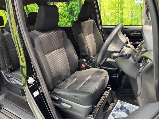 Toyota VOXY 2019-04 9782-8