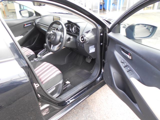Mazda DEMIO 2016-04 11781-1