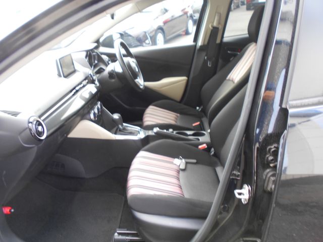 Mazda DEMIO 2016-04 11781-12