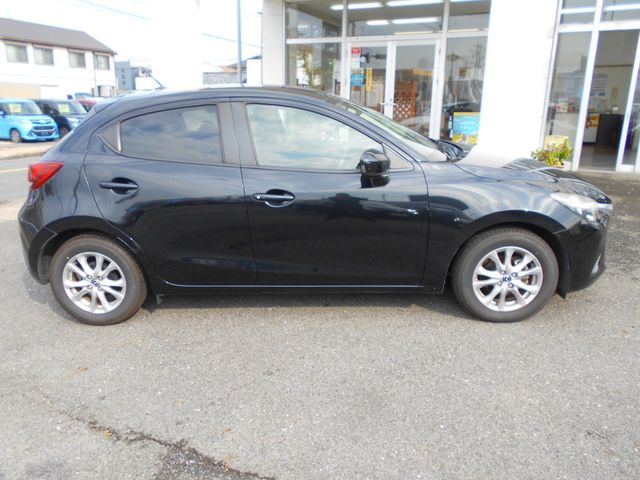 Mazda DEMIO 2016-04 11781-9