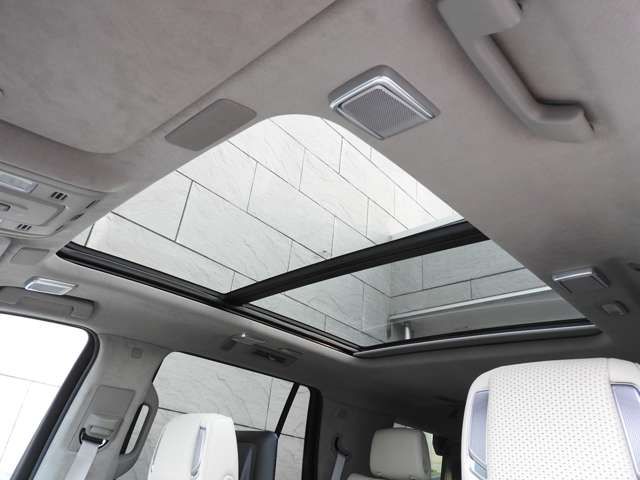 Cadillac ESCALADE 2022-03 22288-19