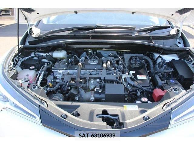 Toyota C-HR 2017-05 220398-16