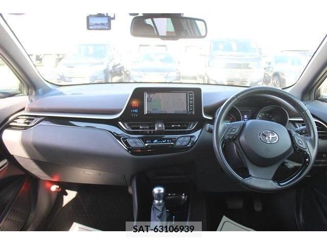 Toyota C-HR 2017-05 220398-13