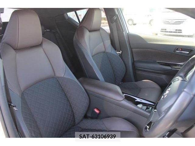 Toyota C-HR 2017-05 220398-11