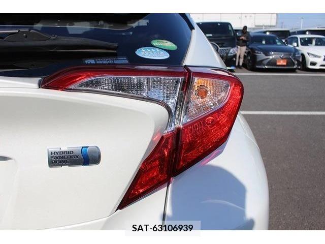 Toyota C-HR 2017-05 220398-10
