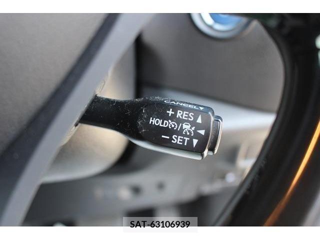 Toyota C-HR 2017-05 220398-3