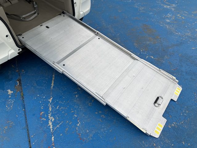 Honda N BOX 2018-04 5914-8