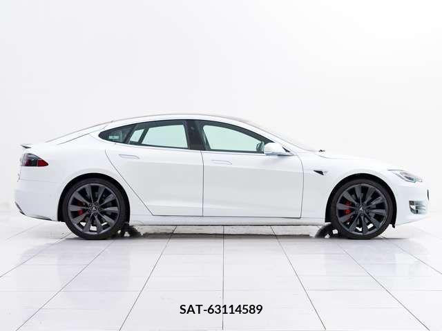 Tesla MODEL S 2017-11 205118-12