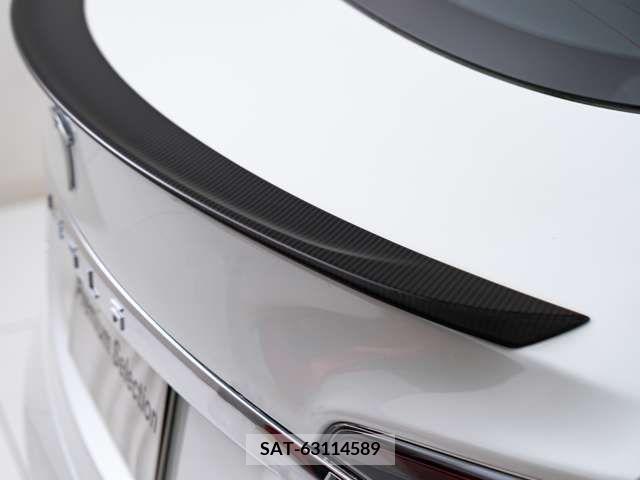 Tesla MODEL S 2017-11 205118-11