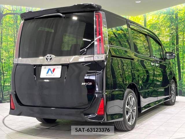 Toyota NOAH 2018-07 279525-17