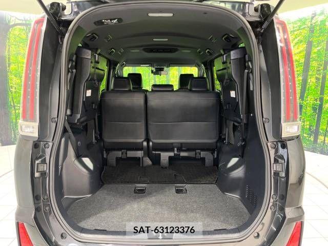 Toyota NOAH 2018-07 279525-10