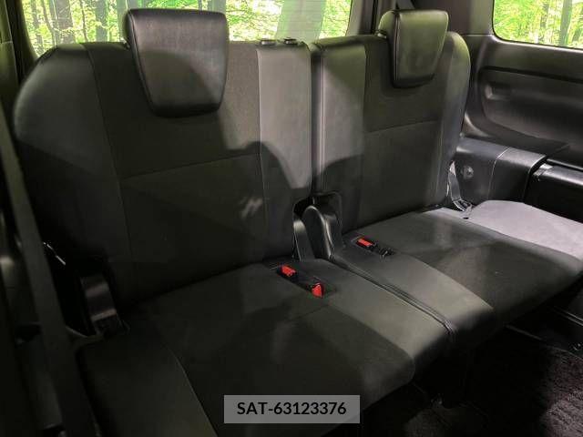 Toyota NOAH 2018-07 279525-9