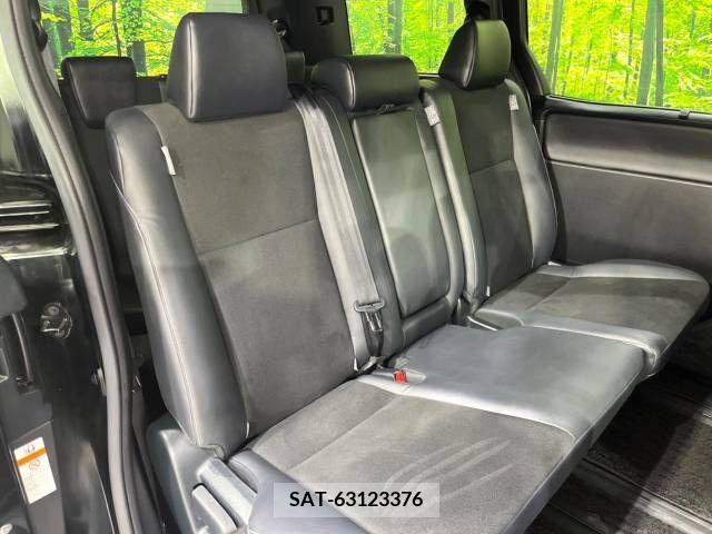 Toyota NOAH 2018-07 279525-8
