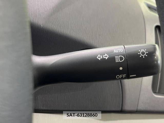 Toyota PRIUS 2013-07 219898-6
