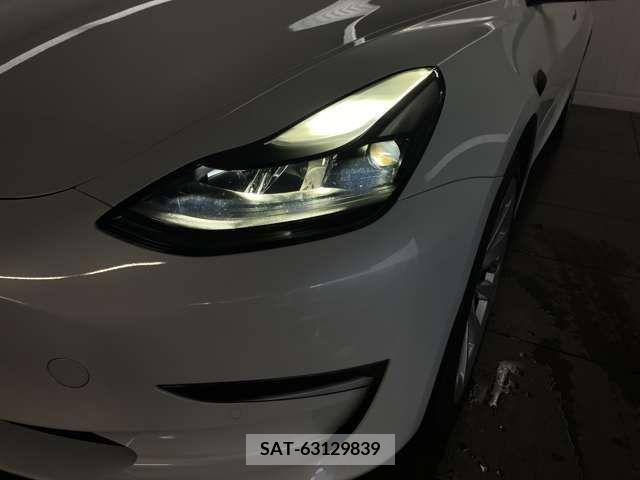 Tesla MODEL 3 2021-12 229638-11