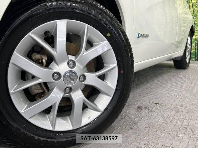 Nissan NOTE 2017-11 338769-13