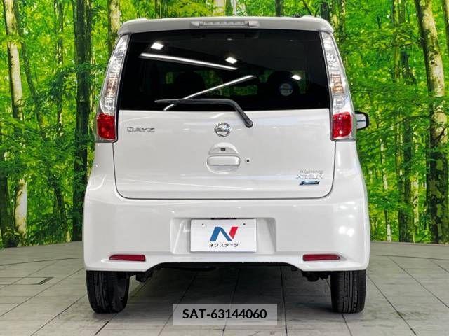 Nissan DAYZ 2015-07 213325-15
