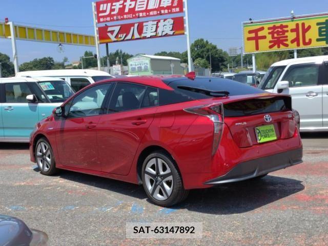 Toyota PRIUS 2015-12 330175-11