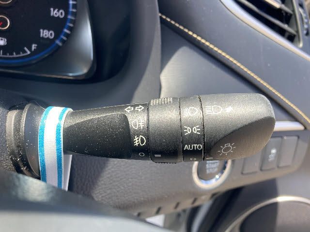 Toyota HARRIER 2017-01 7208-9