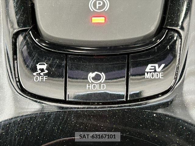 Toyota C-HR 2018-02 323051-7