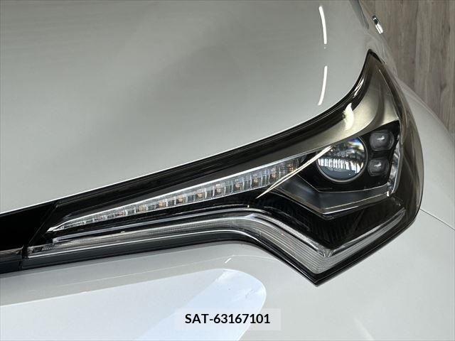 Toyota C-HR 2018-02 323051-21