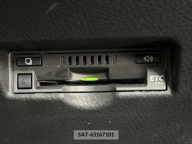 Toyota C-HR 2018-02 323051-6