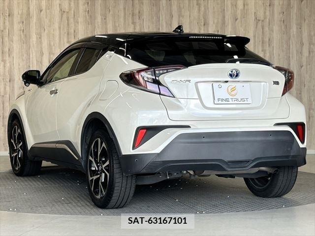 Toyota C-HR 2018-02 323051-19