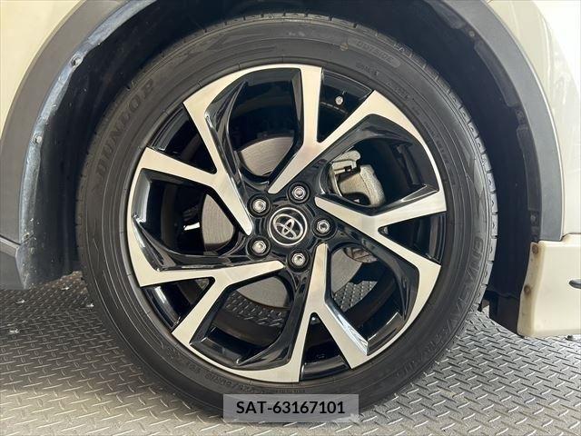 Toyota C-HR 2018-02 323051-27