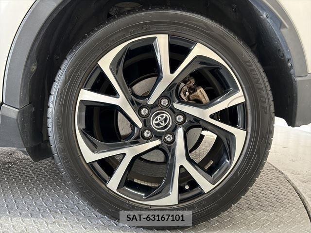 Toyota C-HR 2018-02 323051-13