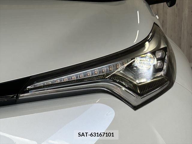 Toyota C-HR 2018-02 323051-12