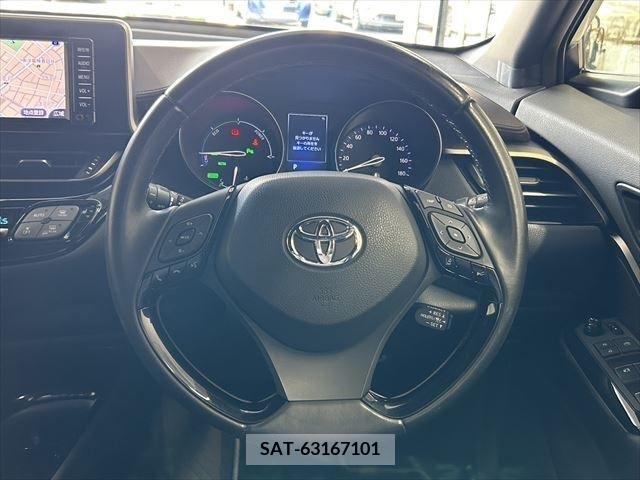 Toyota C-HR 2018-02 323051-11