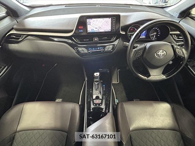 Toyota C-HR 2018-02 323051-1