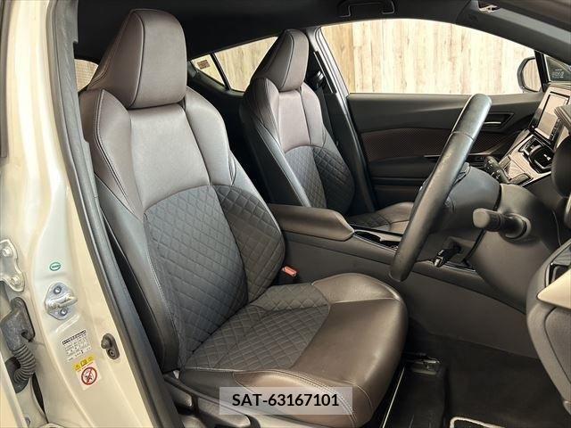Toyota C-HR 2018-02 323051-8