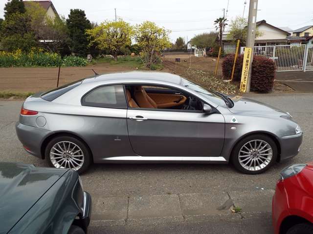 ALFA ROMEO GT 2006-03 1935-17