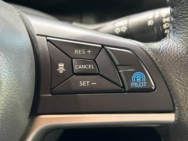Nissan SERENA 2016-11 28264-5