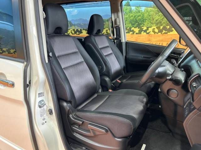Nissan SERENA 2016-11 28264-8