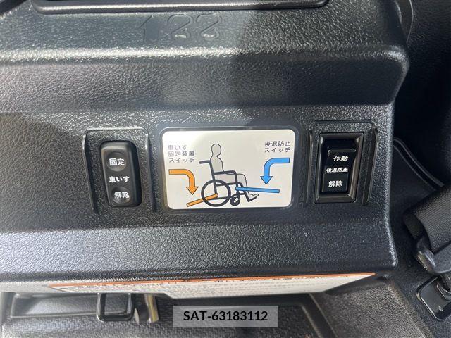 Toyota SIENTA 2020-06 342994-24