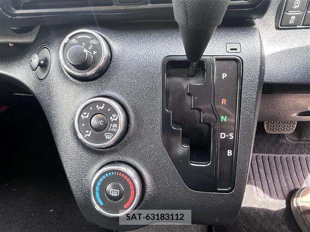 Toyota SIENTA 2020-06 342994-17