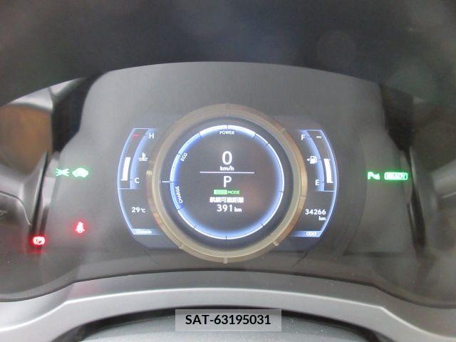 Lexus IS 2020-01 300095-12
