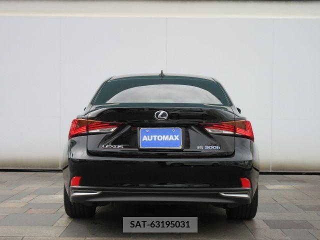 Lexus IS 2020-01 300095-5
