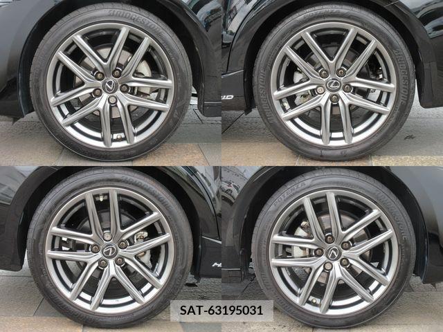 Lexus IS 2020-01 300095-8