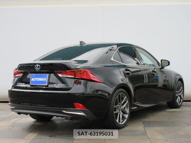 Lexus IS 2020-01 300095-2