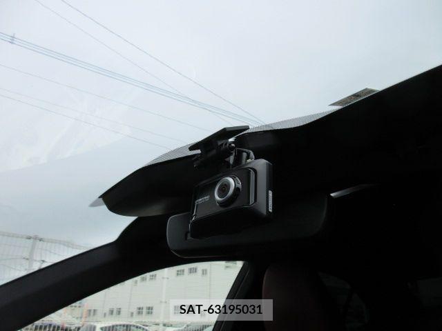 Lexus IS 2020-01 300095-18