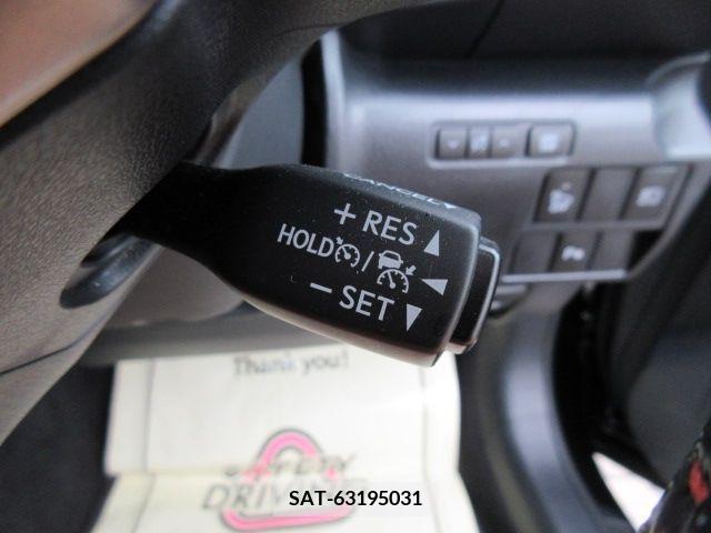 Lexus IS 2020-01 300095-16